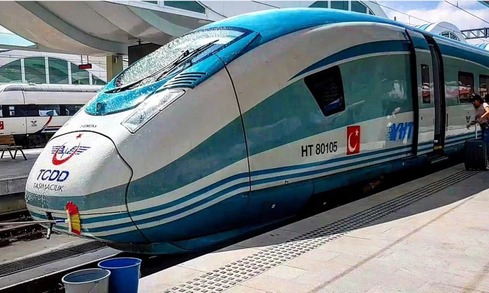 Τουρκία: Παρουσίαση του πρώτου της ηλεκτρικού τρένου